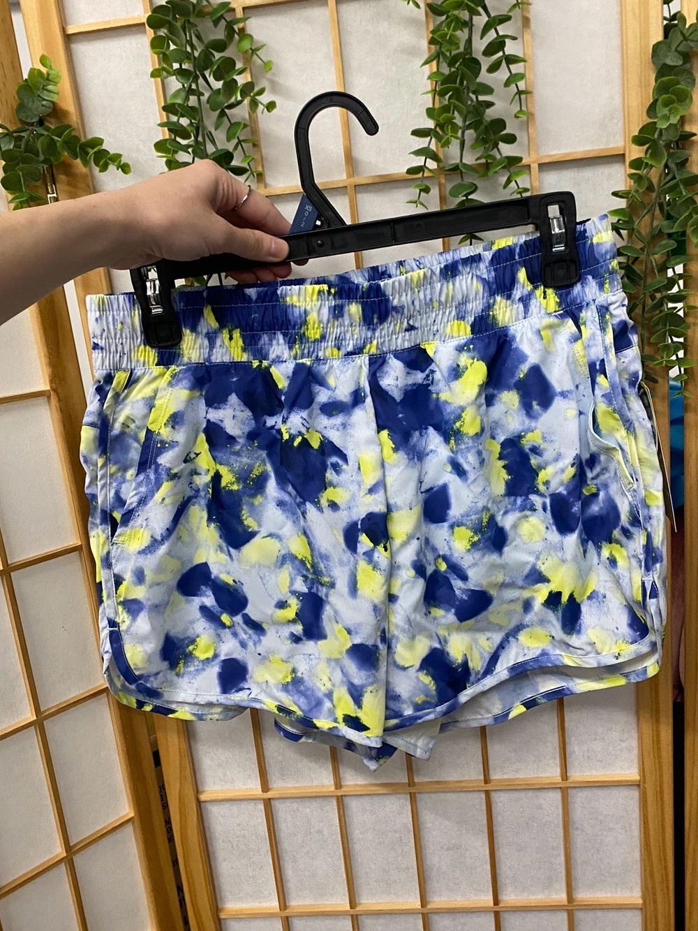 Athletic Works Blue & Yellow Abstract Print Women’s Athletic Shorts
